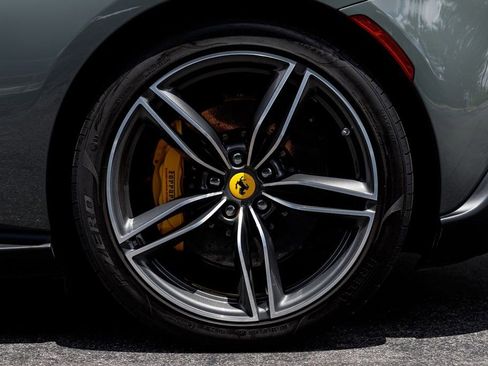 Used 2023 Ferrari Roma RWD image 40