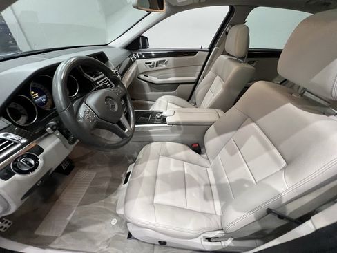 Used 2016 Mercedes-Benz E 350 4MATIC Sedan image 25