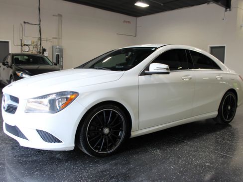 Used 2014 Mercedes-Benz CLA 250 image 6