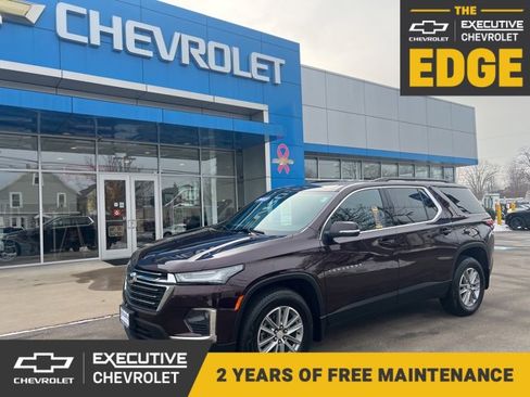 Used 2023 Chevrolet Traverse LT image 1