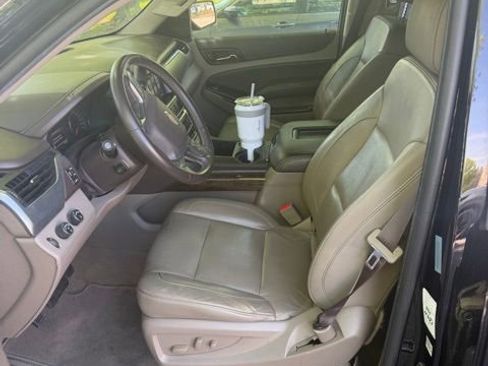 Used 2018 Chevrolet Suburban LT image 7