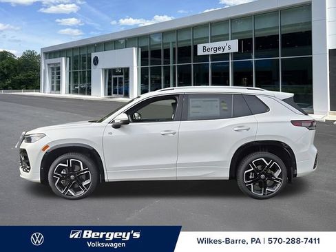 New 2026 Volkswagen Tiguan SEL R-Line AWD/4WD image 8