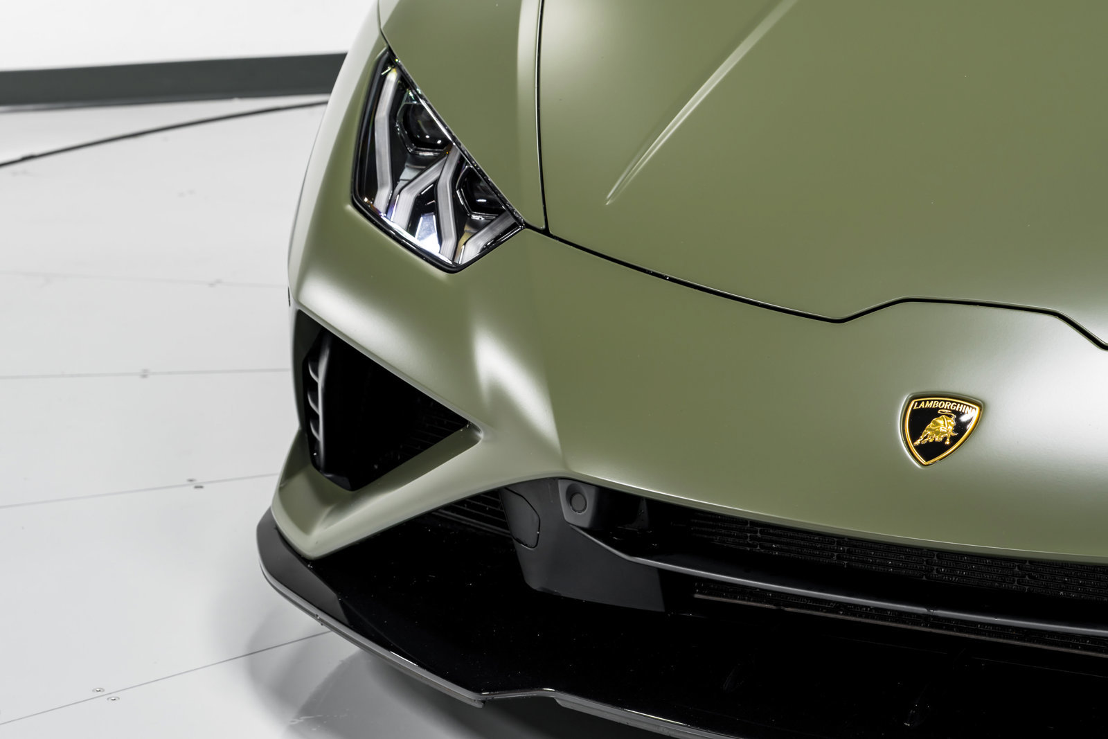 Used 2022 Lamborghini Huracan EVO RWD image 41