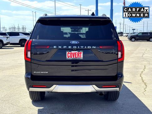 Used 2025 Ford Expedition Platinum image 7