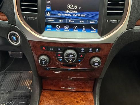 Used 2013 Chrysler 300 RWD image 14