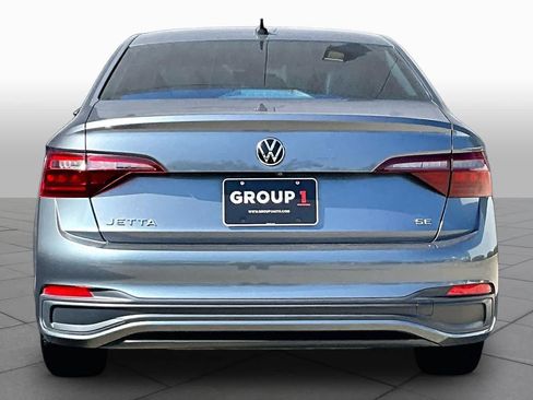 Used 2022 Volkswagen Jetta SE FWD image 4