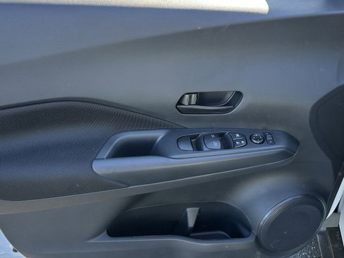 New 2025 Nissan Kicks Play S image 23