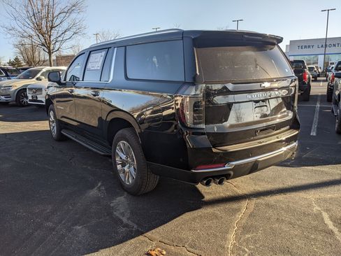 New 2025 Chevrolet Suburban Premier w/ Sun And Tow Package image 6