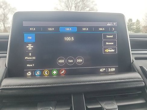 Used 2021 Chevrolet Tahoe LT w/ LT Signature Package image 18