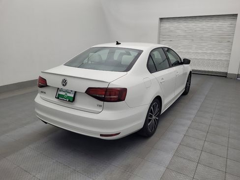 Used 2016 Volkswagen Jetta Sport image 9