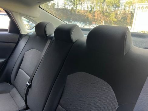 Used 2023 Kia Forte LXS w/ LXS Technology Package image 18