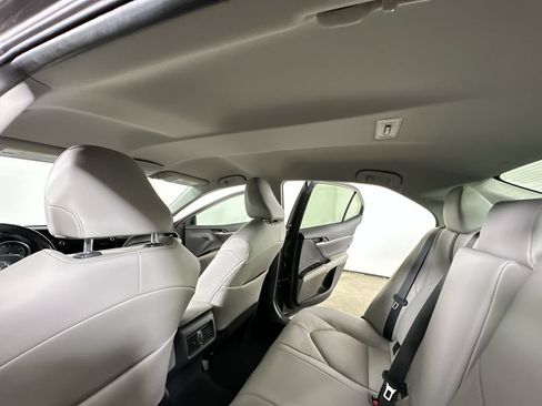 Used 2022 Toyota Camry XLE FWD image 14