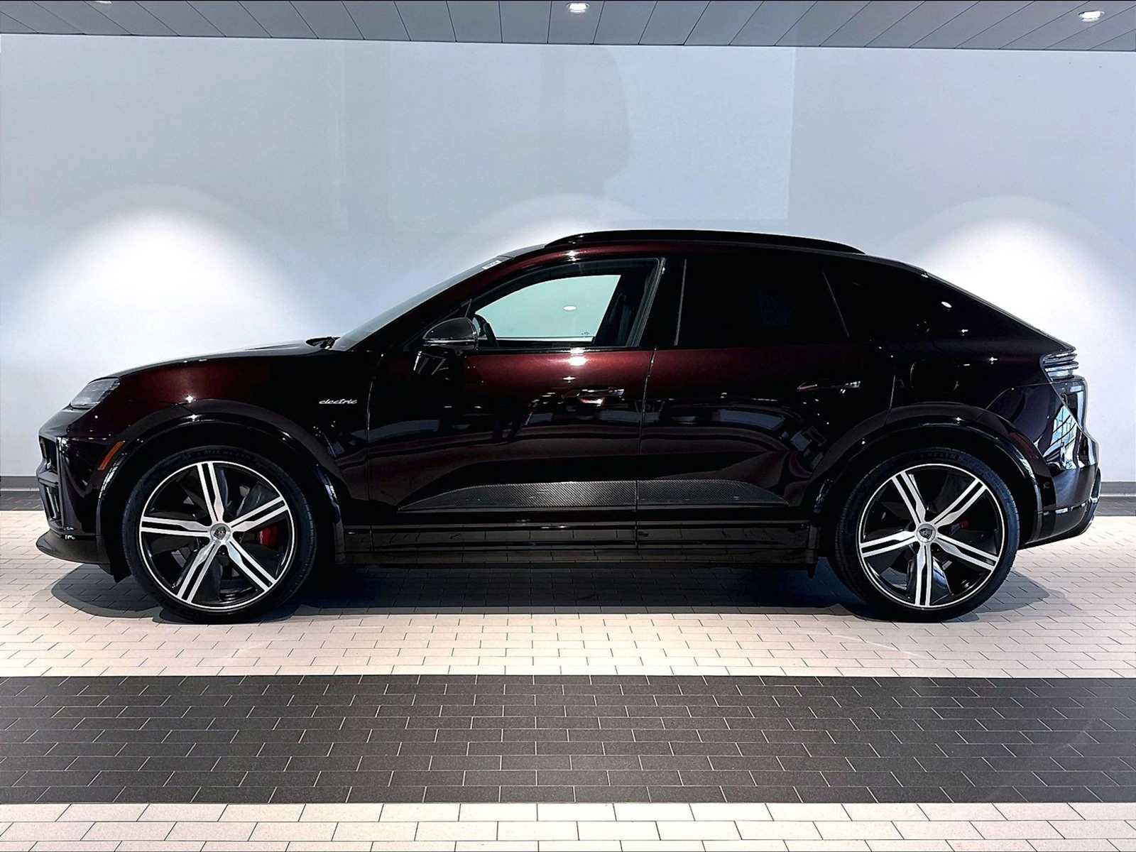 Used 2024 Porsche Macan Turbo Electric AWD/4WD image 2