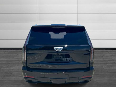 Used 2025 Cadillac Escalade ESV Sport w/ Touring Package AWD/4WD image 4