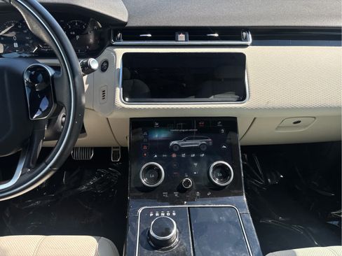 Used 2018 Land Rover Range Rover Velar R-Dynamic SE AWD/4WD image 22