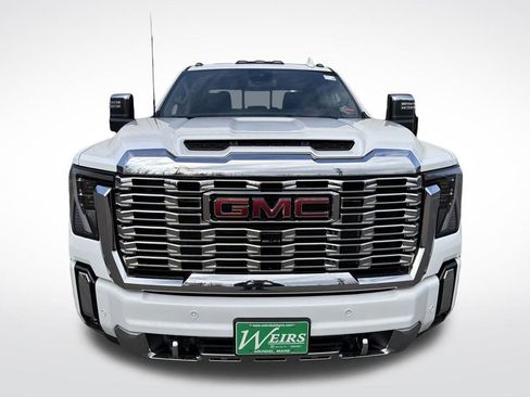 New 2026 GMC Sierra 2500 Denali w/ LPO, Black Badging Package image 10