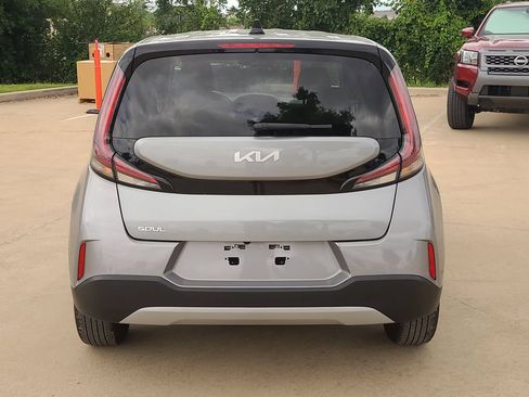 Used 2025 Kia Soul LX w/ LX Technology Package FWD image 3