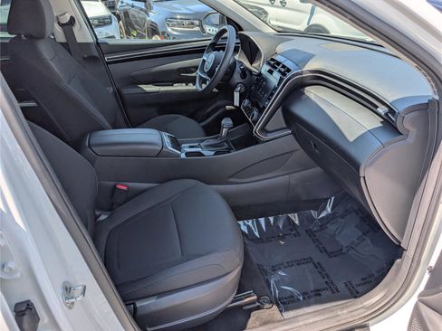 Used 2023 Hyundai Tucson SE FWD image 10