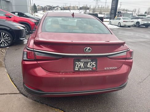 Used 2025 Lexus ES 300h w/ Premium Package image 21