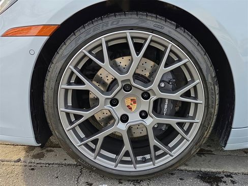 Used 2025 Porsche 911 Carrera image 24