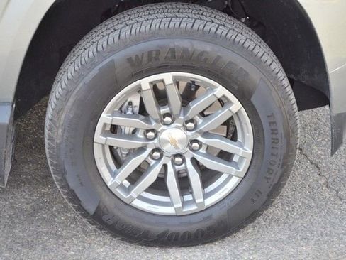 Used 2024 Chevrolet Colorado LT w/ LT Convenience Package II image 10