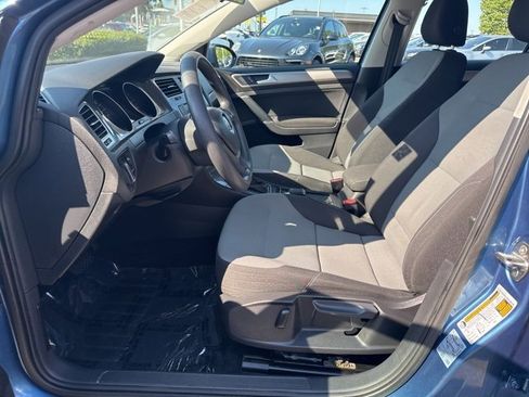 Used 2016 Volkswagen e-Golf SE w/ DC Fast Charging Package image 14