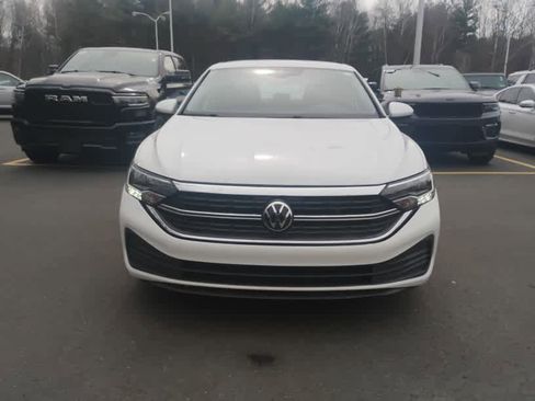 Used 2024 Volkswagen Jetta S image 3