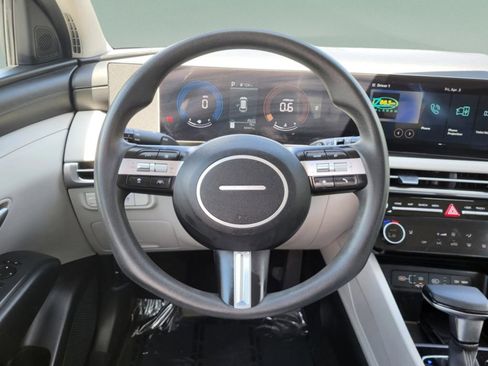 Used 2025 Hyundai Tucson SEL FWD image 30
