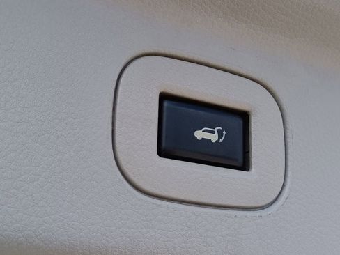 Used 2012 Nissan Quest SL FWD image 9