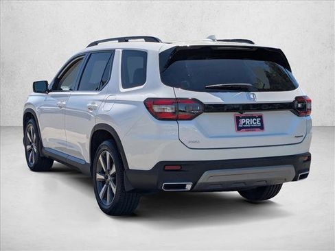 Used 2023 Honda Pilot Touring image 8