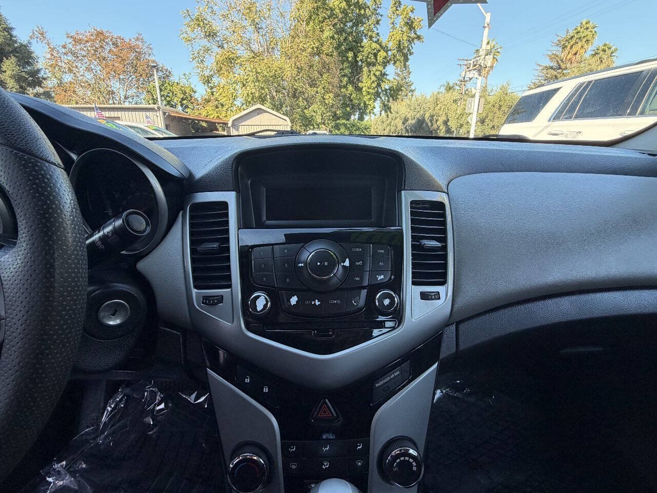 Used 2014 Chevrolet Cruze LS FWD image 11