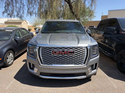 Used 2023 GMC Yukon Denali w/ Denali Reserve Package RWD image 7