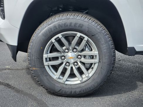 New 2025 Chevrolet Colorado LT w/ LT Convenience Package image 7
