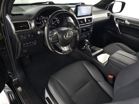 Used 2023 Lexus GX 460 Premium image 16