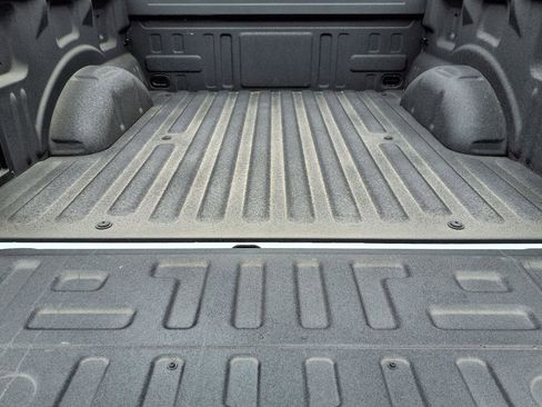 Used 2025 Ford F150 Lariat w/ Equipment Group 501A Mid image 10