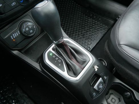 Certified 2023 Jeep Renegade Trailhawk w/ Sun/Sound Group image 25