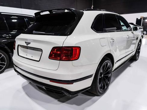Used 2019 Bentley Bentayga AWD/4WD image 11