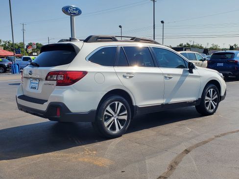 Used 2019 Subaru Outback 2.5i Limited AWD/4WD image 4