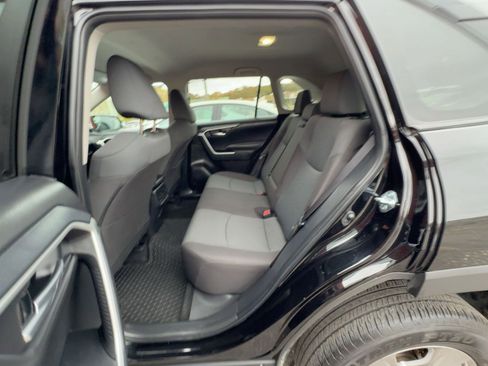 Used 2025 Toyota RAV4 XLE image 12