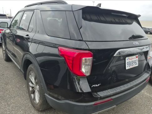 Used 2023 Ford Explorer XLT w/ Equipment Group 202A AWD/4WD image 4
