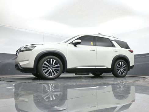 Used 2022 Nissan Pathfinder Platinum w/ Cargo Package image 41