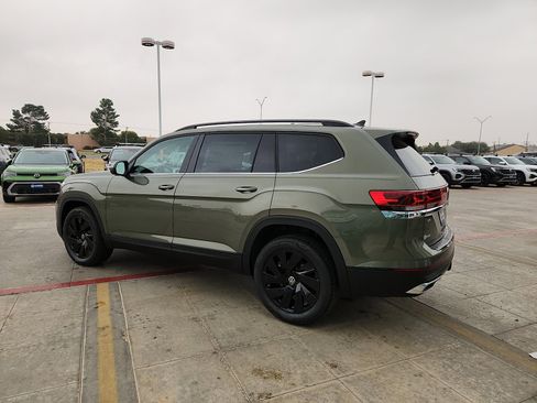 New 2026 Volkswagen Atlas SE image 4