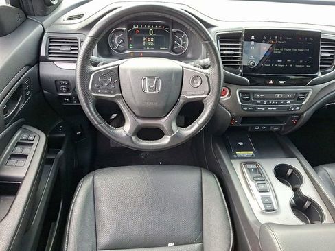 Used 2025 Honda Passport EX-L image 12