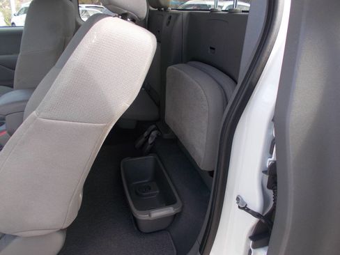 Used 2019 Nissan Frontier S image 6