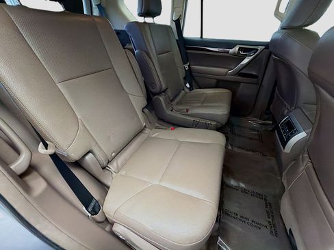 Used 2019 Lexus GX 460 Premium image 14