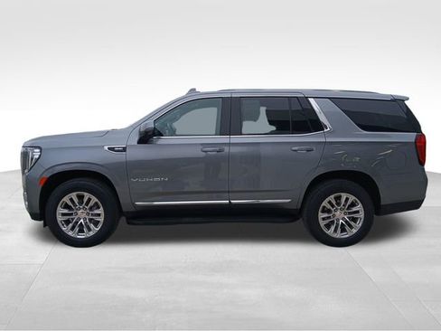 Certified 2022 GMC Yukon SLT w/ SLT Luxury Package image 2