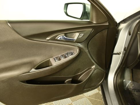 Used 2024 Chevrolet Malibu LT image 36