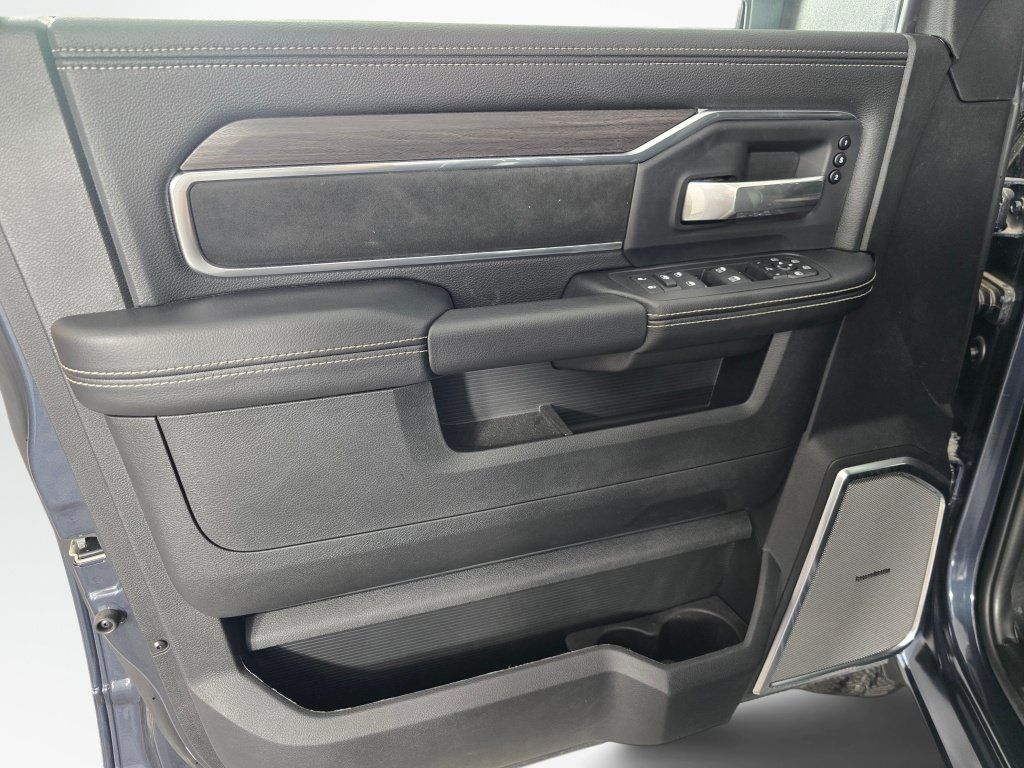 New 2026 RAM 2500 Laramie AWD/4WD image 19