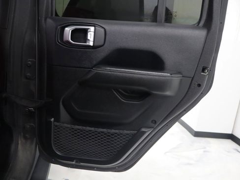 Used 2019 Jeep Wrangler Unlimited Sahara w/ Quick Order Package 24M Moab AWD/4WD image 25