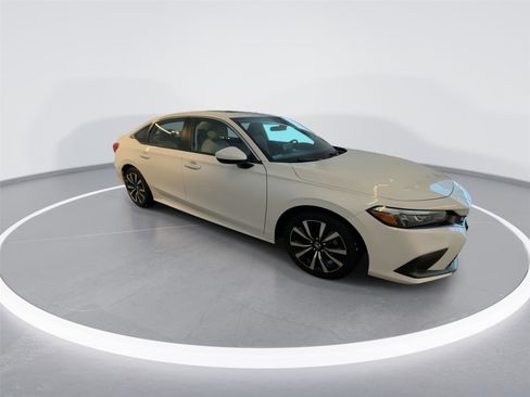 Used 2024 Honda Civic EX image 9